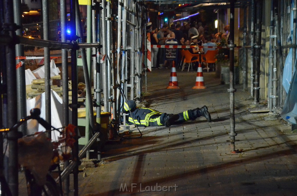 Buergersteig abgesackt Koeln Mitte Pipinenstr P054.JPG - Miklos Laubert